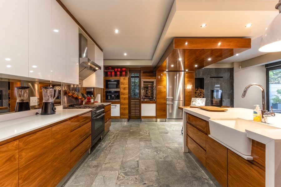 6 Bedroom Property for Sale in Mostertsdrift Western Cape